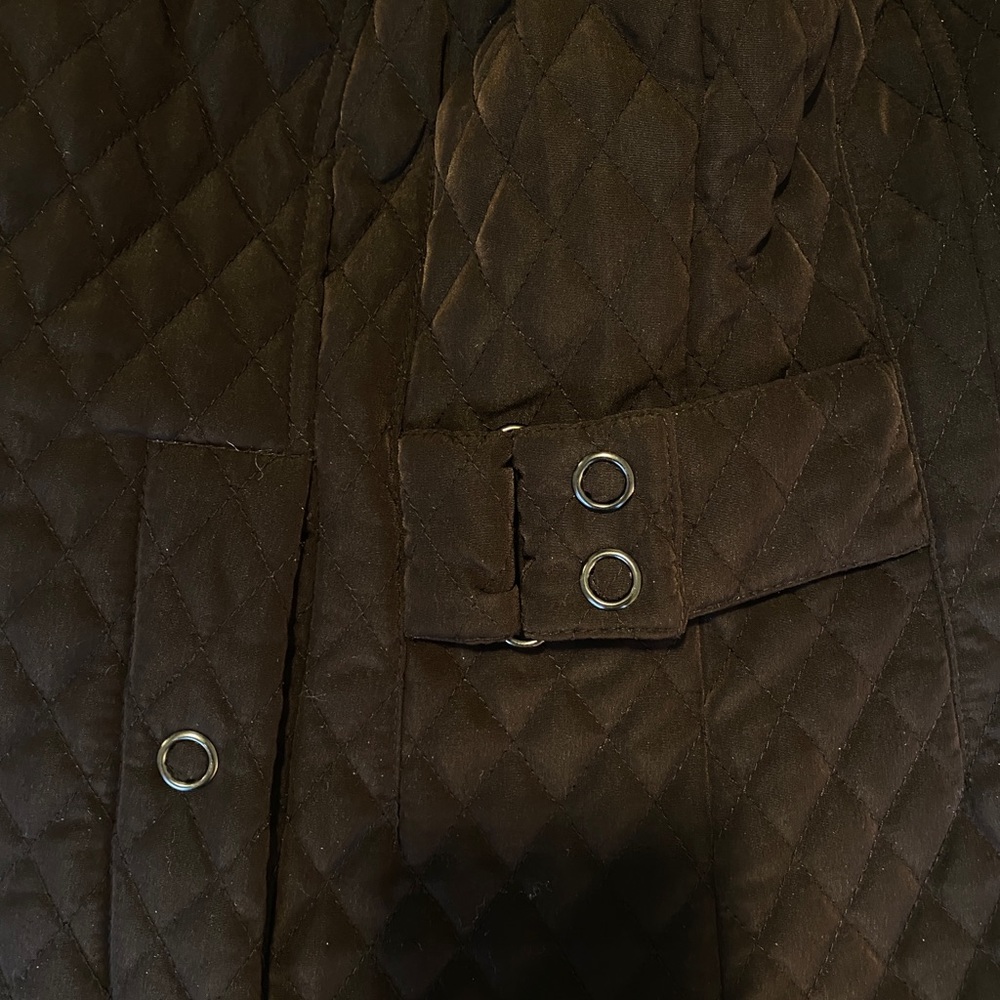 Woman’s Coat - Picture 6 of 14